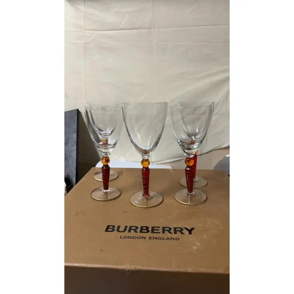 Set of 5 Handcrafted Amber Stem Wine Glasses‎ – 4 Matching + 1 Variant - Picture 8 of 16